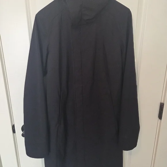 Icebreaker Jacket - Picture 3 of 9